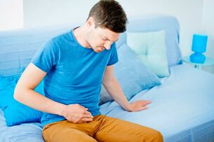 Les douleurs douloureuses dans le bas de l'abdomen sont le premier signe d'une prostatite imminente